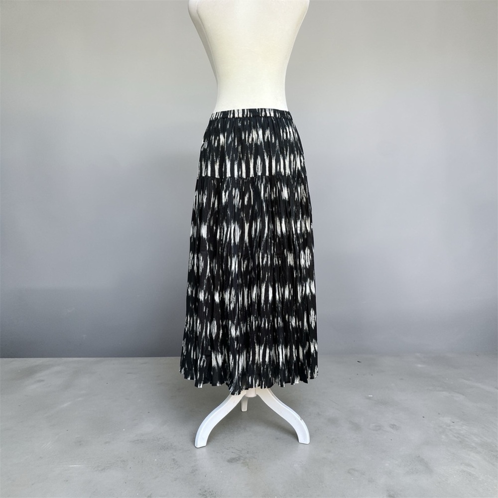 Lifestyle Tiered Crinkle Maxi Skirt in Black & White Size Medium